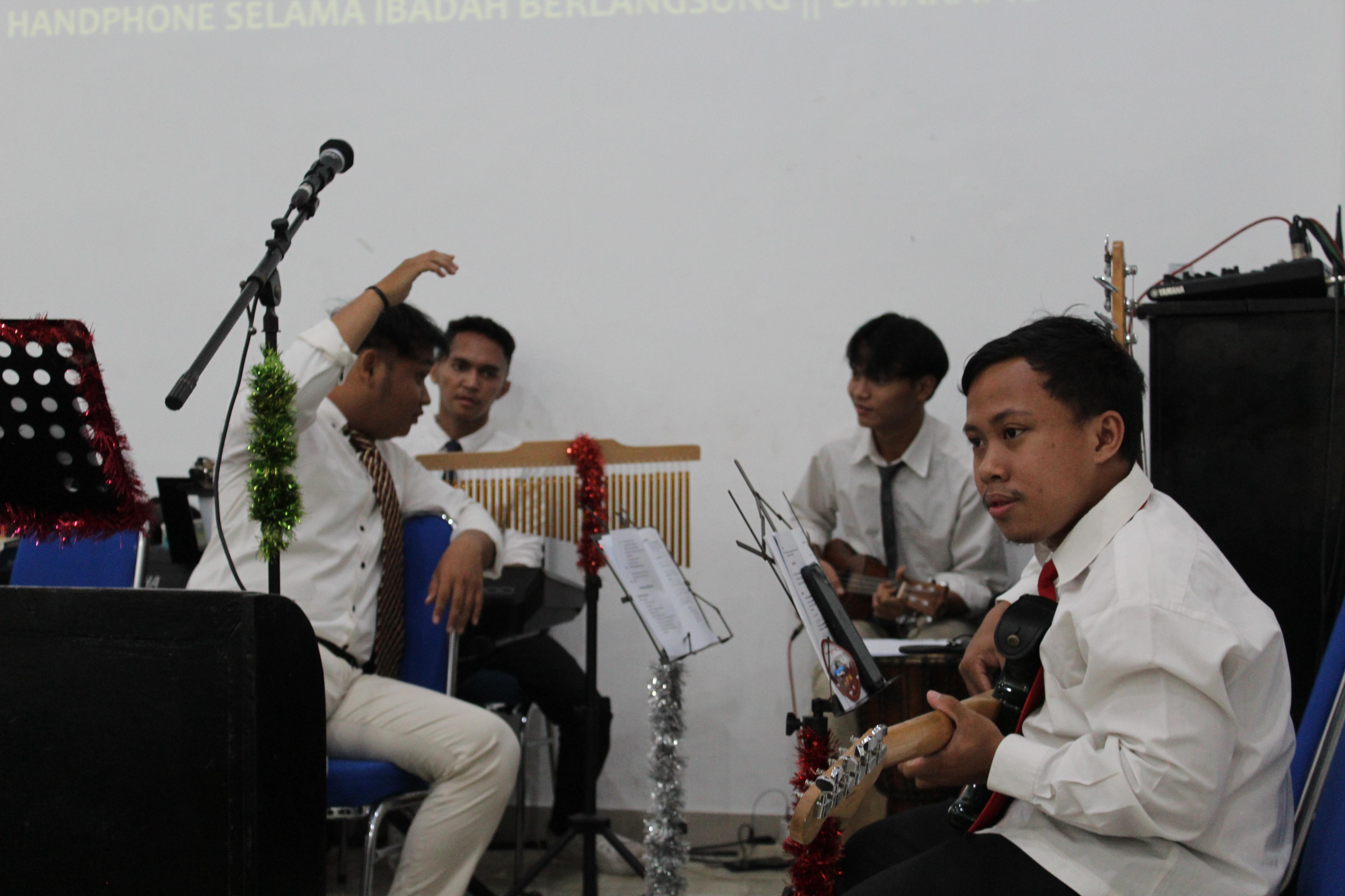 Foto Malam Natal 2024